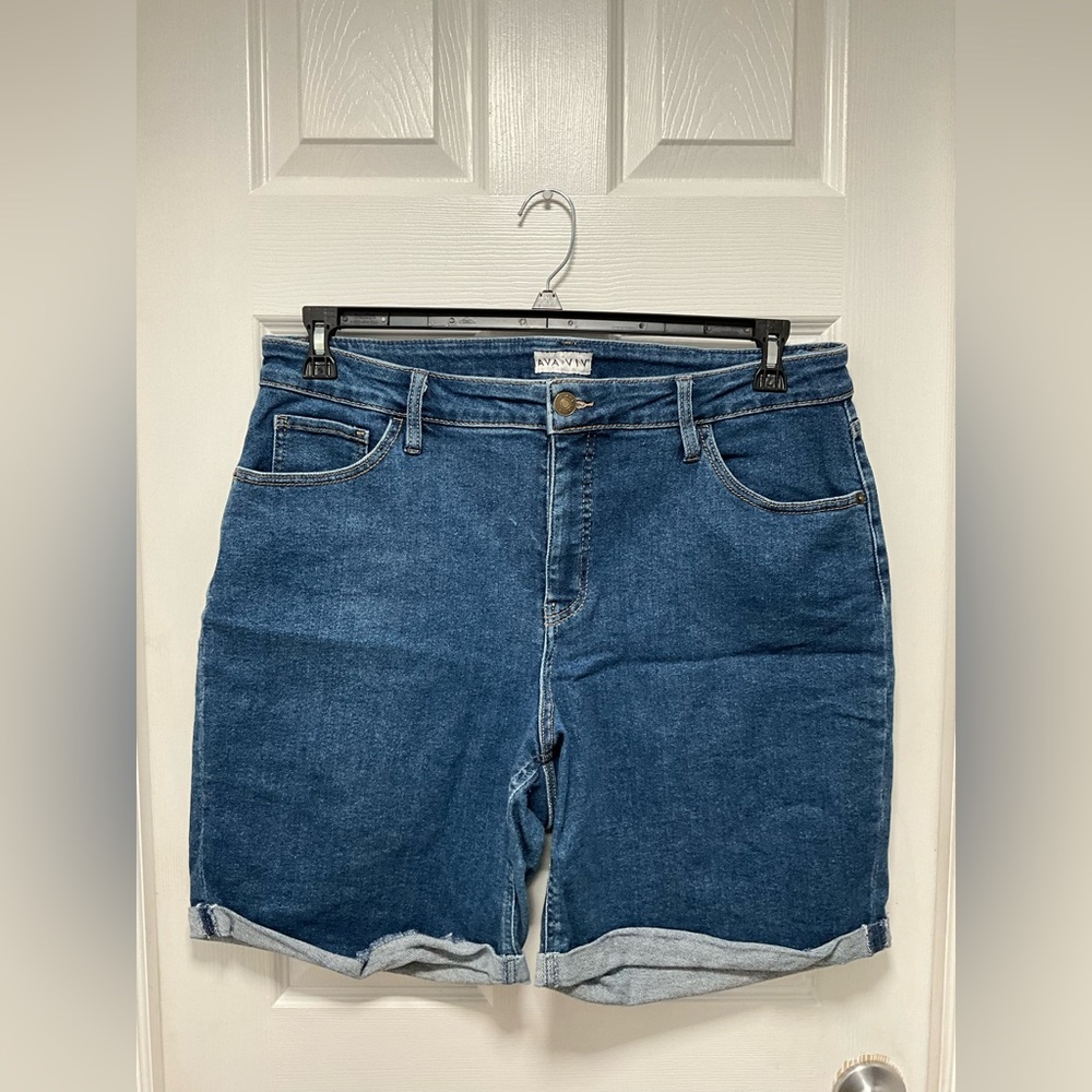 Ava & Viv Classic Blue Denim Jeans Plus Size 18W, Inseam 8”